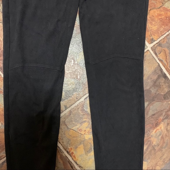 ⭐️Jennifer Lopez Suede Feel Leggings - Picture 4 of 5